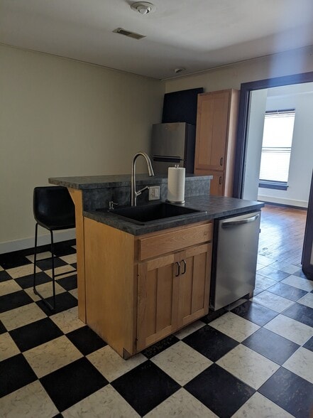 More Photos Of 125 N 4th St, Lafayette Office For Lease