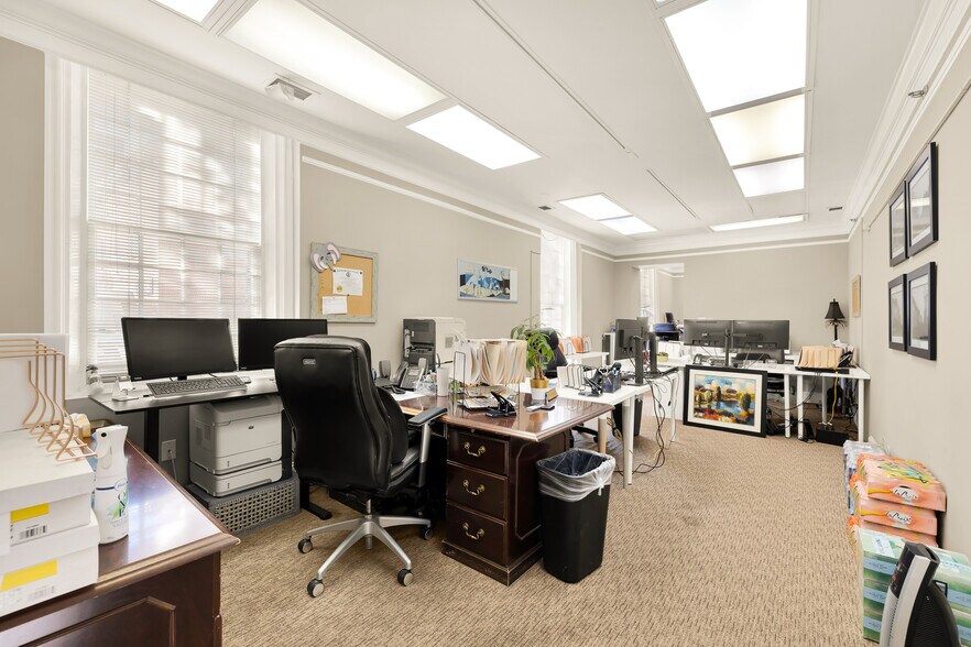 More Photos Of 228 S Washington St, Alexandria Loft Creative Space For Sale