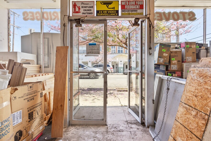 More Photos Of 1141 S Pacific Ave, San Pedro General Retail For Sale