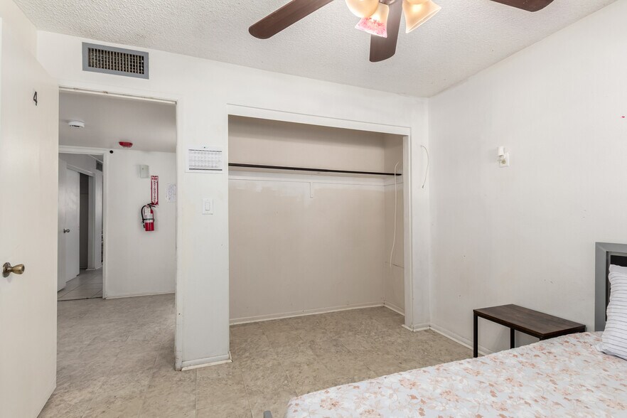 More Photos Of 10227 N 56th Dr, Glendale Assisted Living For Sale