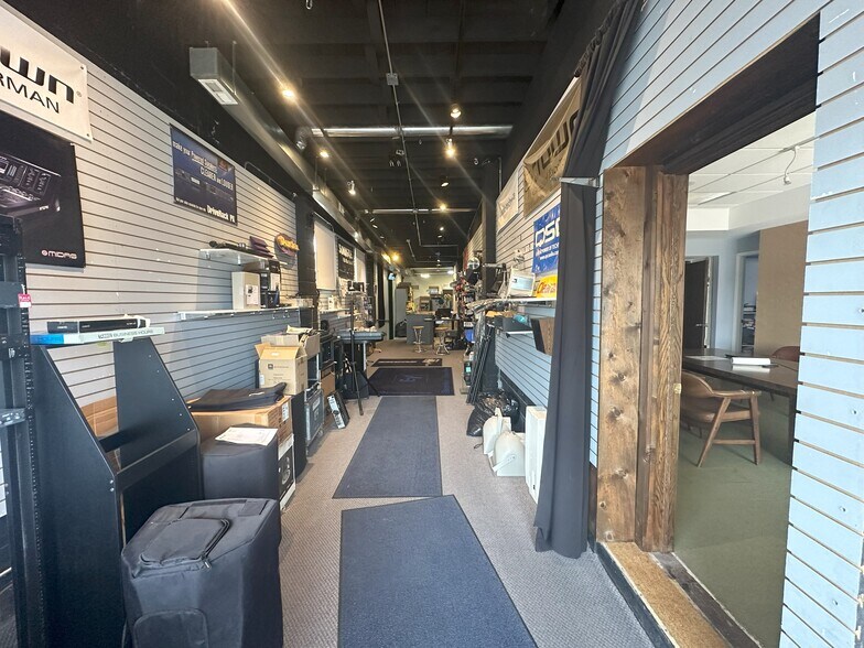 More Photos Of 2322-2324 O St, Lincoln Storefront For Sale