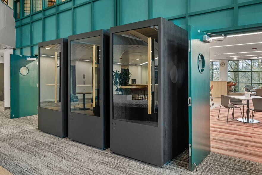 More Photos Of 1000 Northbrook Dr, Trevose Office For Sale