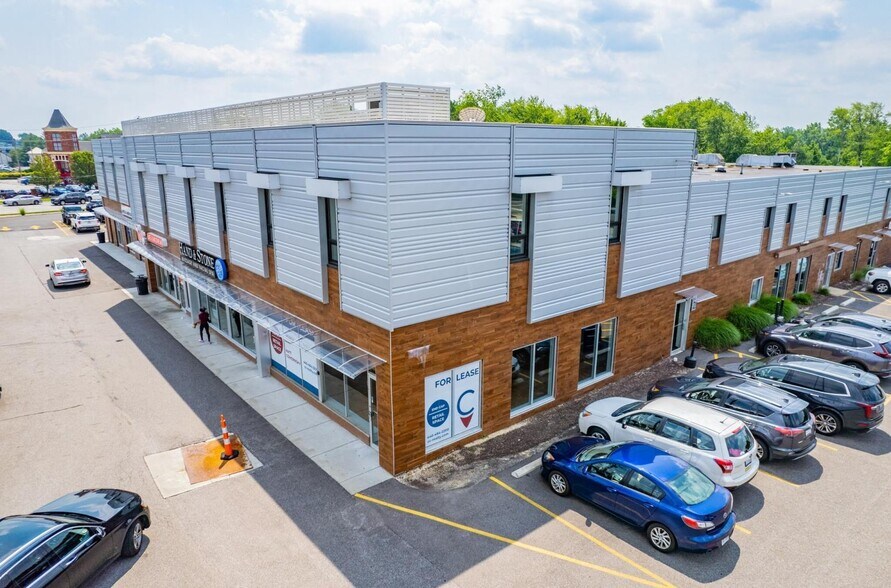 Primary Photo Of 27900-27970 Chagrin Blvd, Beachwood Unknown For Sale