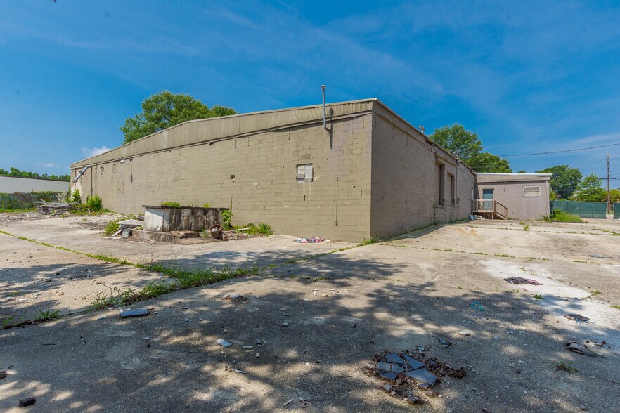 More Photos Of 8456 Newman St, Douglasville Light Manufacturing For Lease