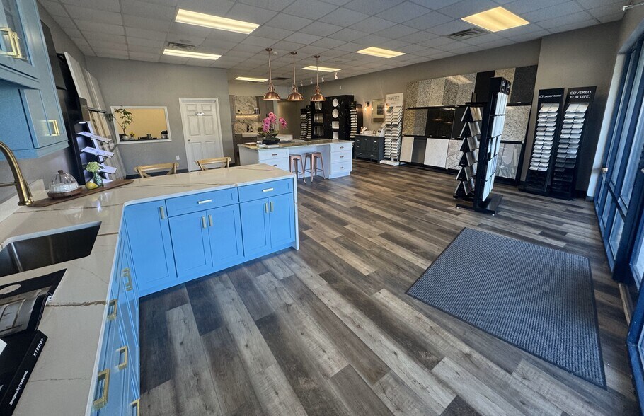 More Photos Of 5424 Oleander Dr, Wilmington Storefront Retail Office For Lease