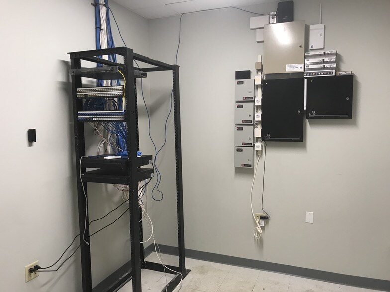 More Photos Of 401 E Conde St, Janesville Warehouse For Sale