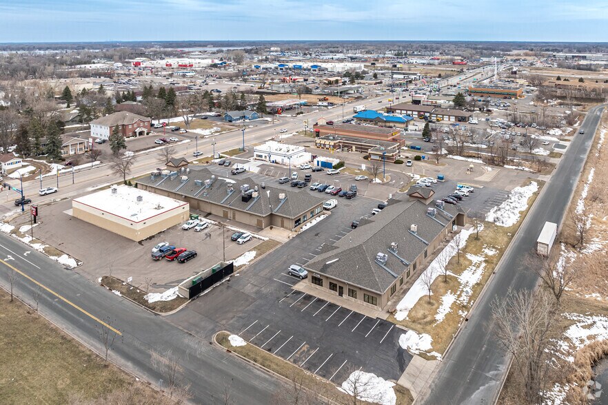 More Photos Of 843 W Broadway Ave, Forest Lake General Retail For Lease