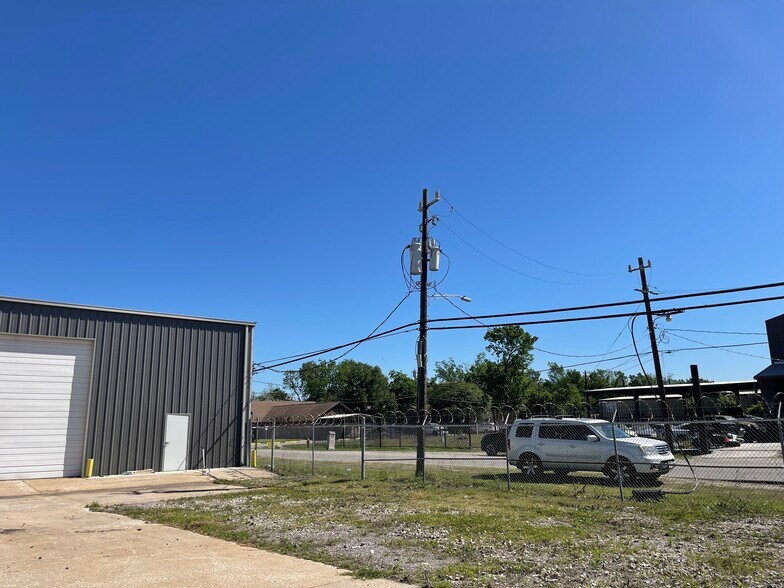 More Photos Of 1222 Frankie St, Houston Warehouse For Sale