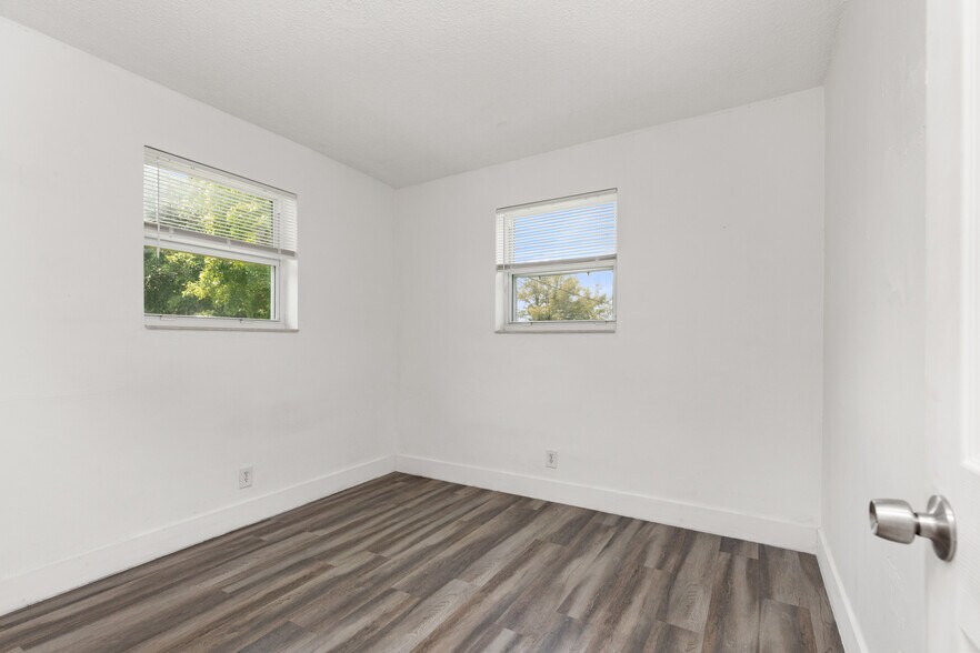 More Photos Of 5521 SW 34th St, Pembroke Park Multifamily For Sale