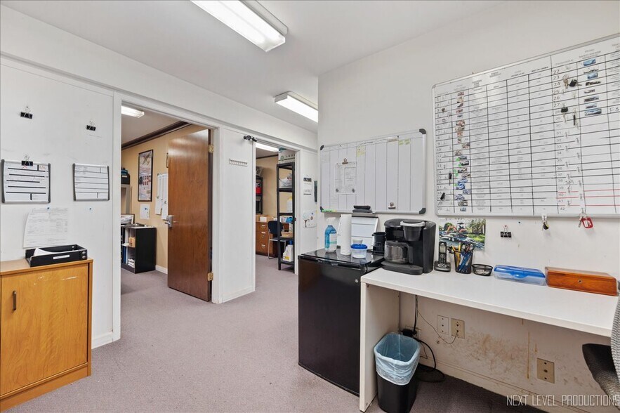 More Photos Of 632 W Colfax St, Palatine Flex For Sale