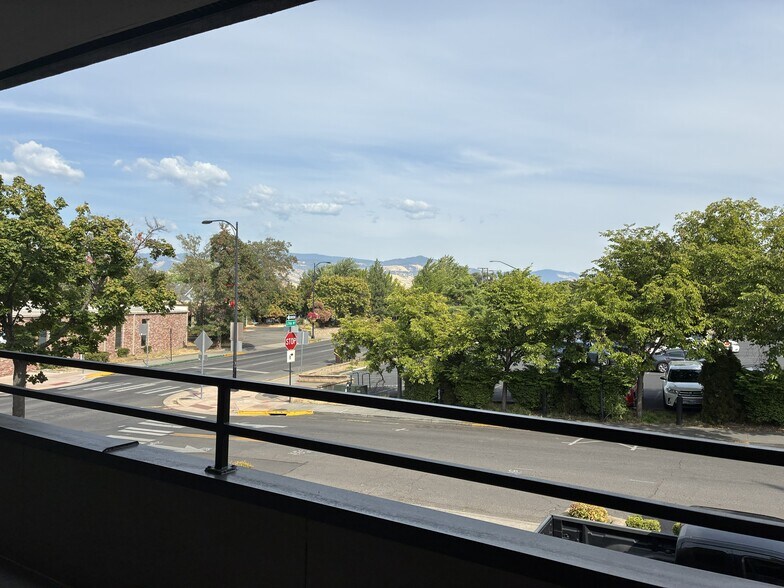 More Photos Of 33 N 1st St, Ashland Medical For Lease