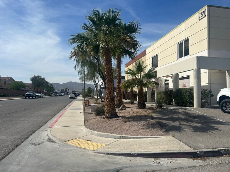 More Photos Of 759 Middlegate Rd, Henderson Warehouse For Lease
