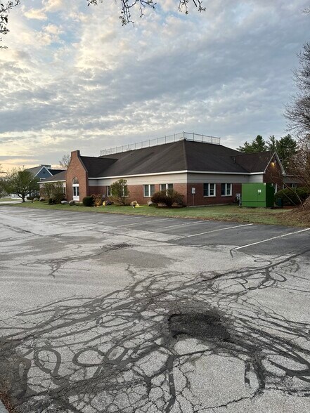 More Photos Of 775 S Main St, Manchester Medical For Lease