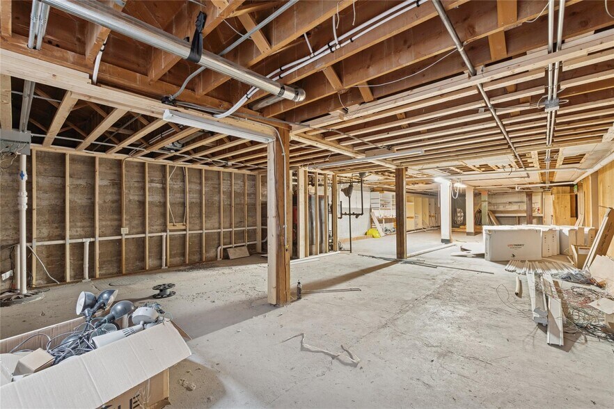 More Photos Of 320 Main St, Kalispell Storefront For Lease