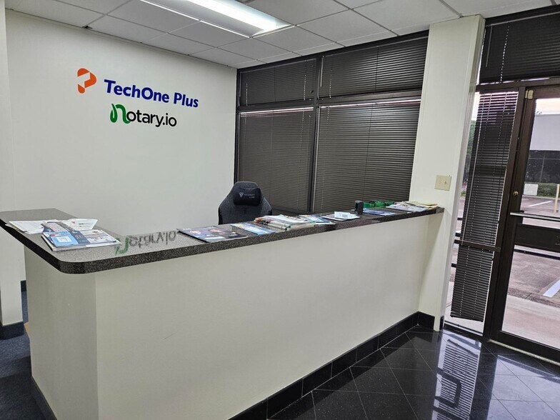 More Photos Of 4450-4490 Beltway Dr, Addison Research And Development For Lease