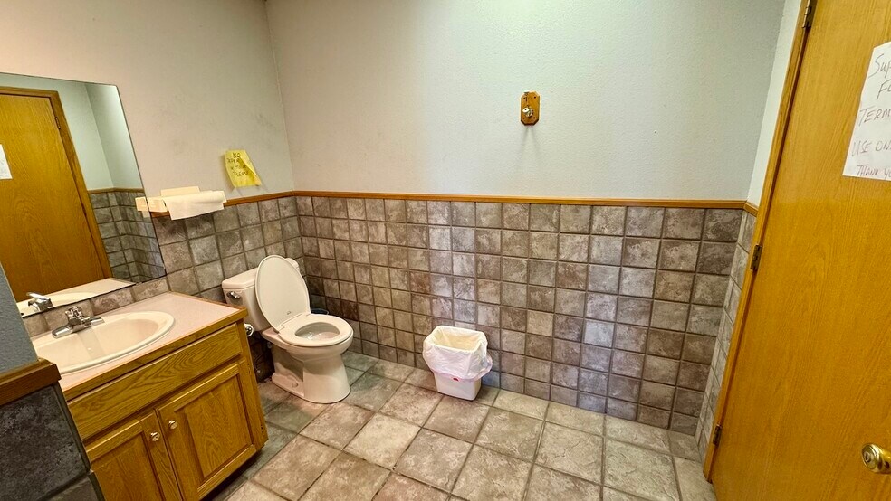 More Photos Of 230 Boyle Rd, Kiowa Service For Sale