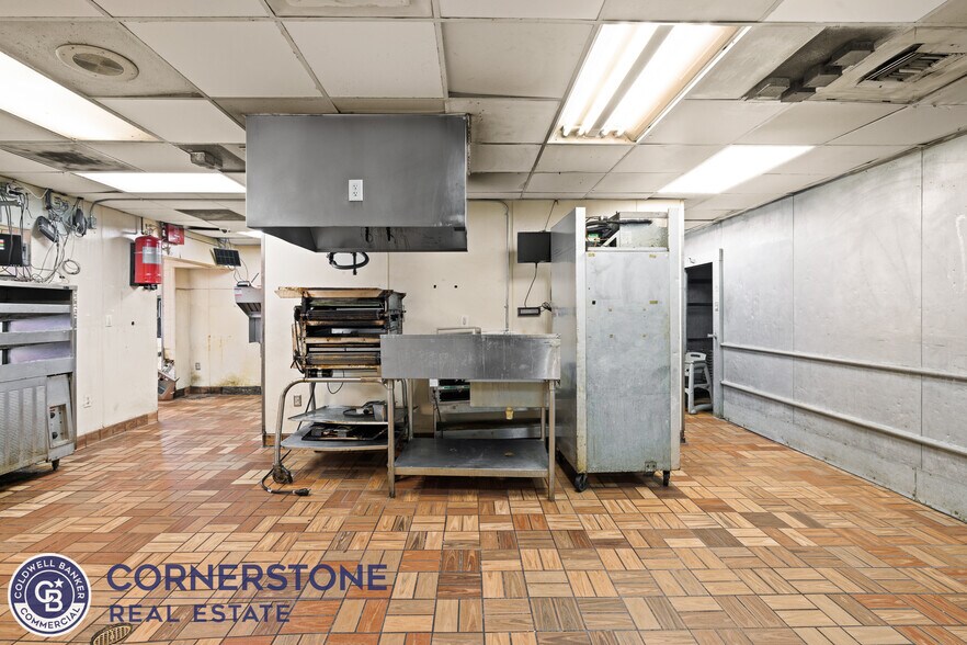 More Photos Of 900 Pronghorn St, Casper Restaurant For Sale