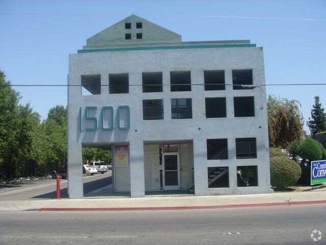 More Photos Of 1500 S Mooney Blvd, Visalia Office For Sale