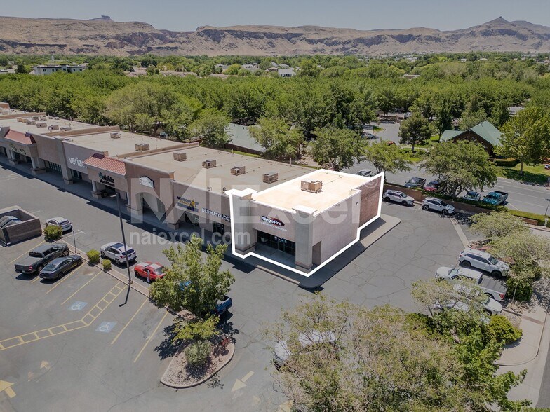 More Photos Of 1141 W State St, Hurricane Storefront For Lease