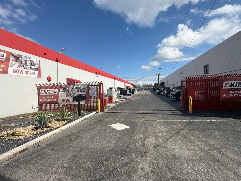 More Photos Of 7401 NW 32nd Ave, Miami Warehouse For Sale