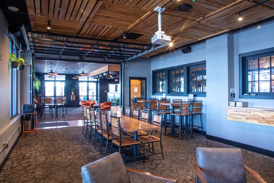 More Photos Of 725 Broadway, South Portland Restaurant For Sale