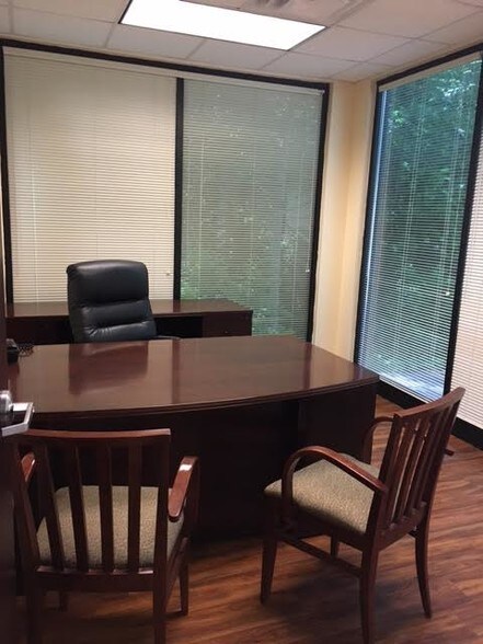 More Photos Of 3006 Clairmont Rd, Atlanta Office For Lease