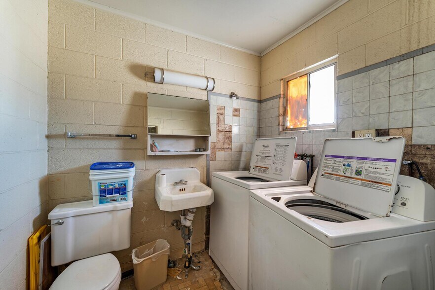 More Photos Of 485 S 100 W, Milford Hotel For Sale