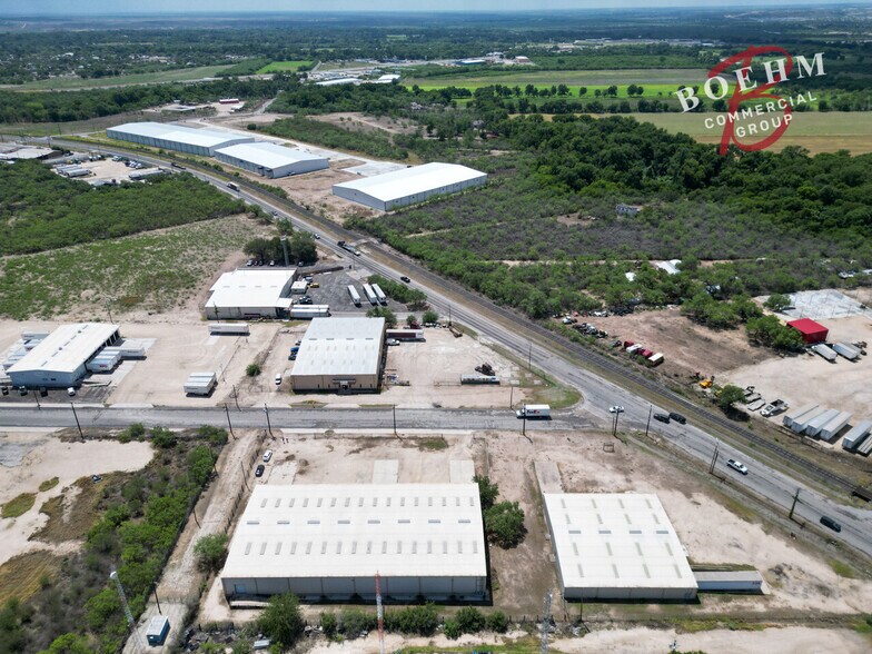 More Photos Of 995 Industrial Blvd, Del Rio Distribution For Lease