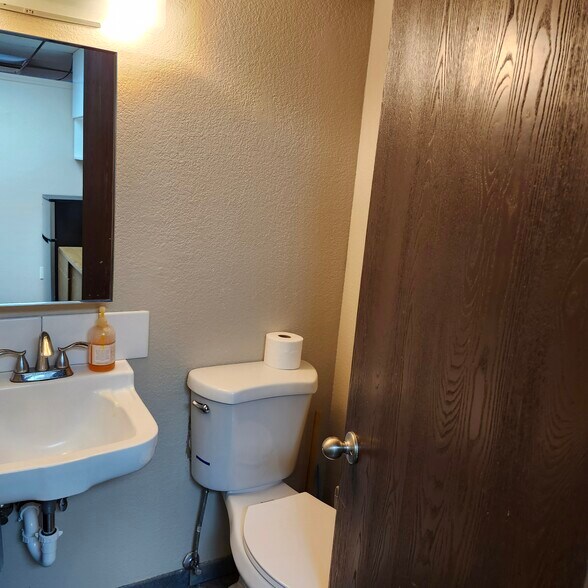 More Photos Of 1987 Mcculloch Blvd, Lake Havasu City General Retail For Sale