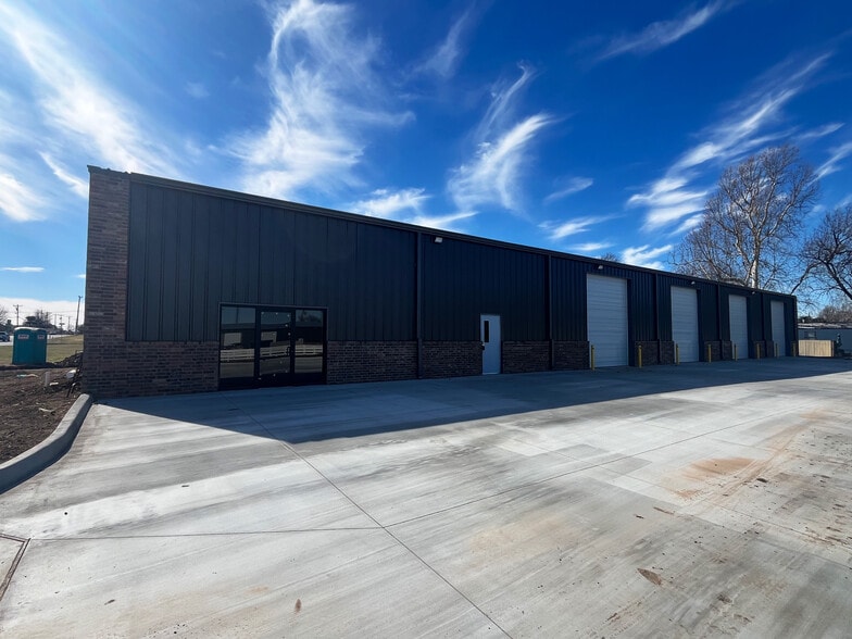 More Photos Of 2421 S Portland Ave, Oklahoma City Warehouse For Sale