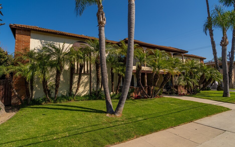 More Photos Of 2221 E Lenita Ln, Santa Ana Apartments For Sale
