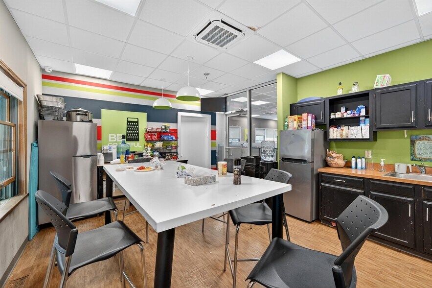 More Photos Of 11 Abrams Rd, Central Valley Office For Sale