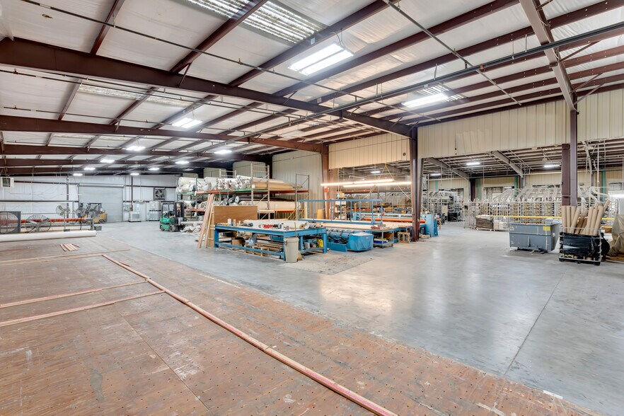 More Photos Of 300 W 28th St, Chattanooga Manufacturing For Sale