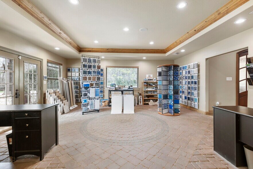 More Photos Of 8711 Hufsmith Kuykendahl Rd, Tomball Industrial For Sale