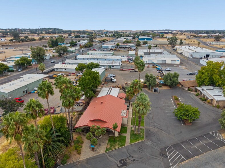 More Photos Of 751 Oro Dam Blvd E, Oroville Veterinarian Kennel For Sale
