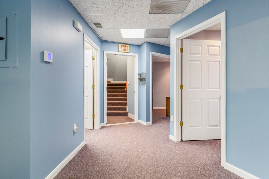 More Photos Of 3044 Breckenridge Ln, Louisville Office Residential For Sale