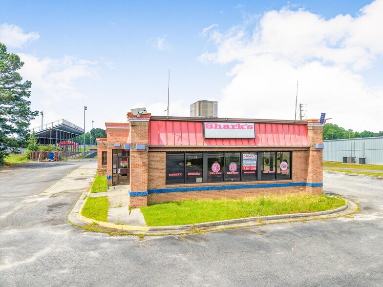 More Photos Of 6121 Oak St, Eastman Restaurant For Sale