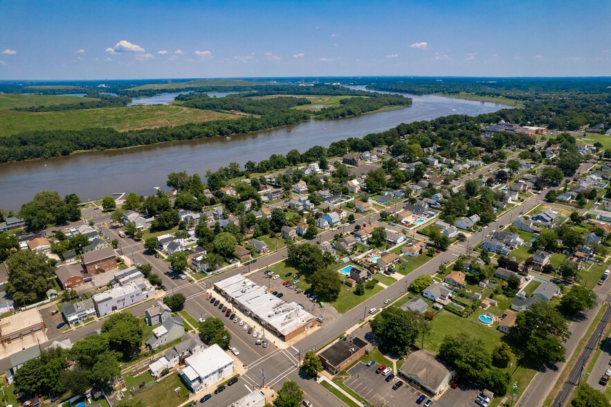 More Photos Of 316 Broad St, Florence Flex For Sale