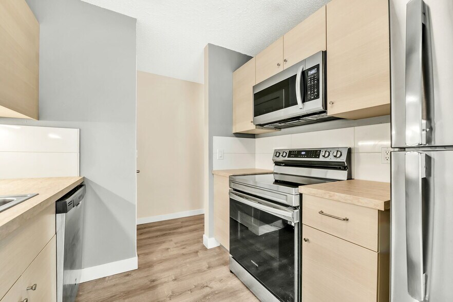 More Photos Of 4147-4153 SE 37th Ave, Portland Apartments For Sale
