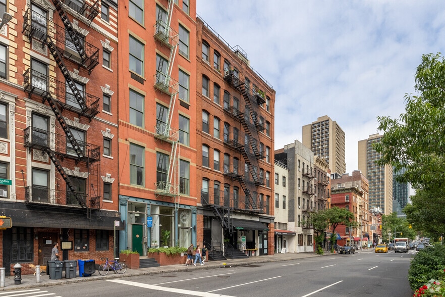 More Photos Of 116 W Houston St, New York Office For Lease