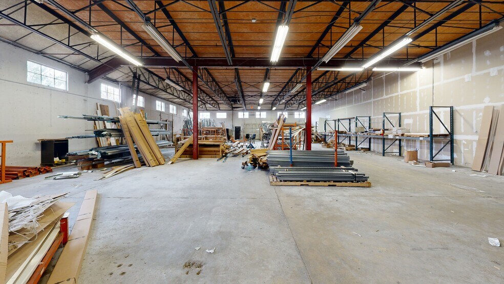 More Photos Of 1 Johnson Dr, Raritan Unknown For Lease