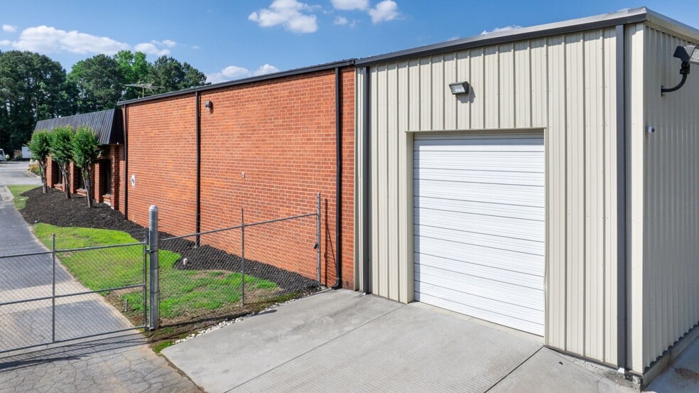 More Photos Of 5350 Webb Pky, Lilburn Flex For Sale