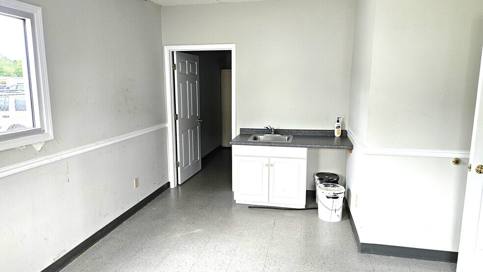More Photos Of 12130 Us Highway 301 S, Statesboro Freestanding For Lease