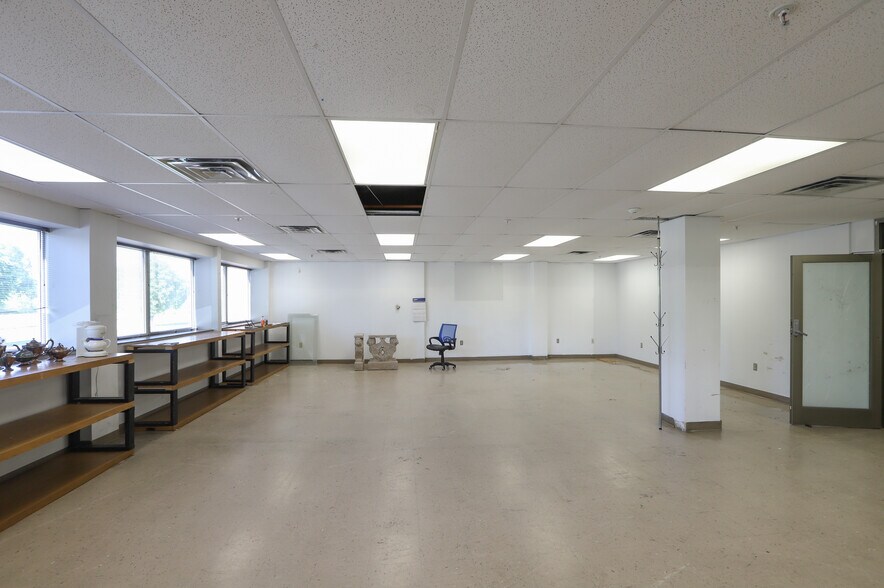 More Photos Of 184 Salem Ave, Dayton Office Residential For Lease