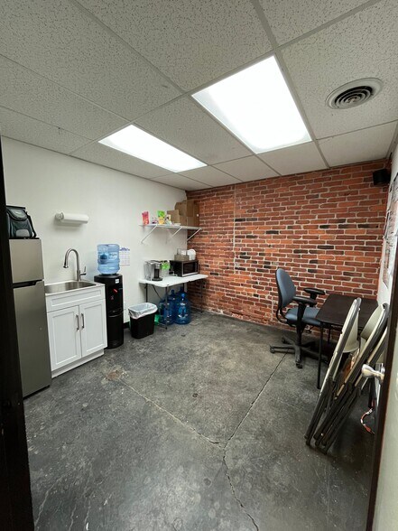 More Photos Of 164 NW Greenwood Ave, Bend Office For Lease