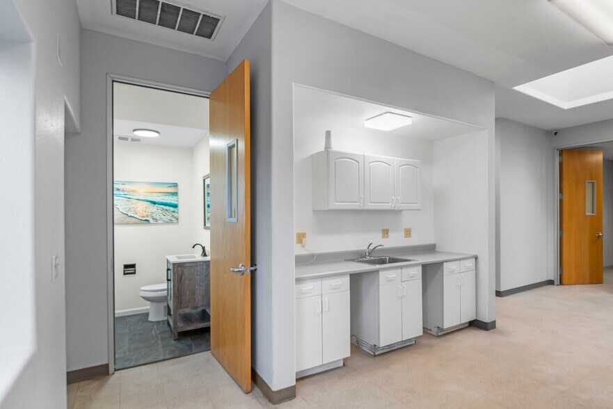 More Photos Of 585 W Hedding St, San Jose Service For Sale