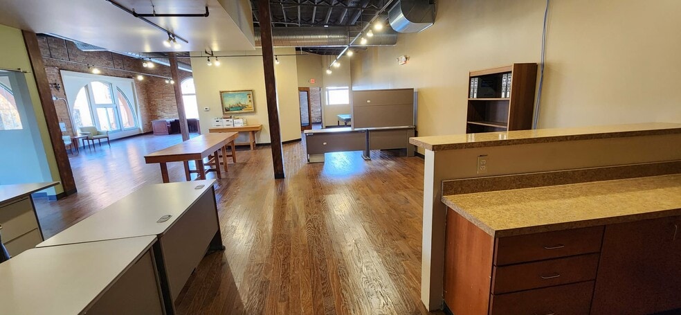 More Photos Of 25 S Huron St, Toledo Office For Lease