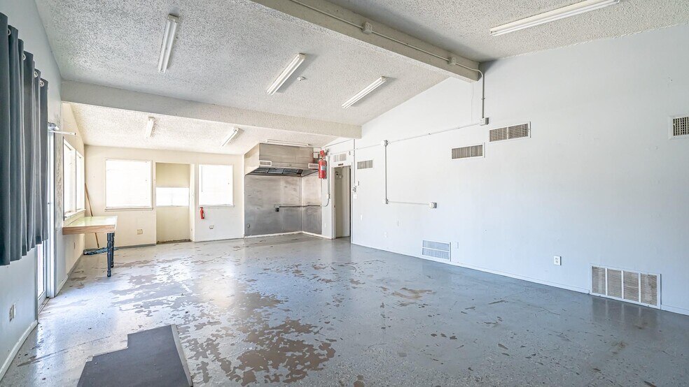 More Photos Of 1300 Liberty School Rd, Azle General Retail For Sale