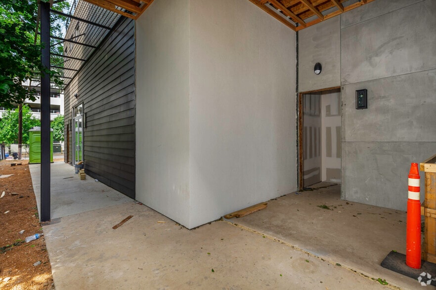 More Photos Of 415 E Cevallos St, San Antonio Restaurant For Lease