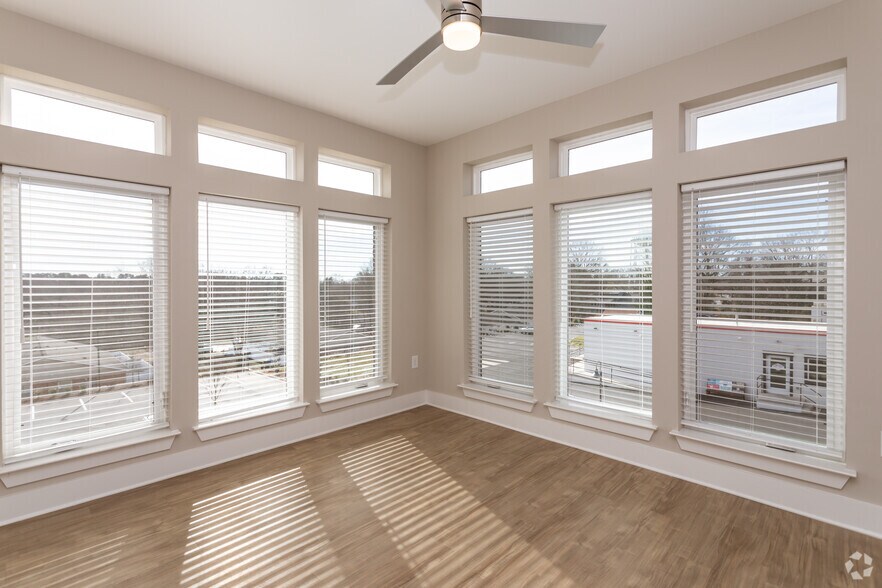 More Photos Of 222 S Main St, Mooresville Apartments For Lease